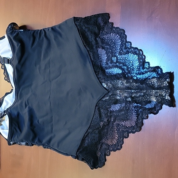 Never Worn Lace bodysuit - Picture 5 of 7